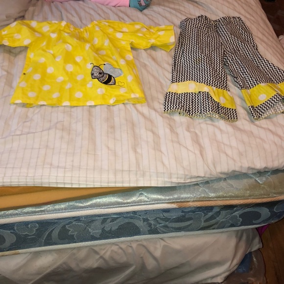 Shirt and pants - Picture 1 of 3